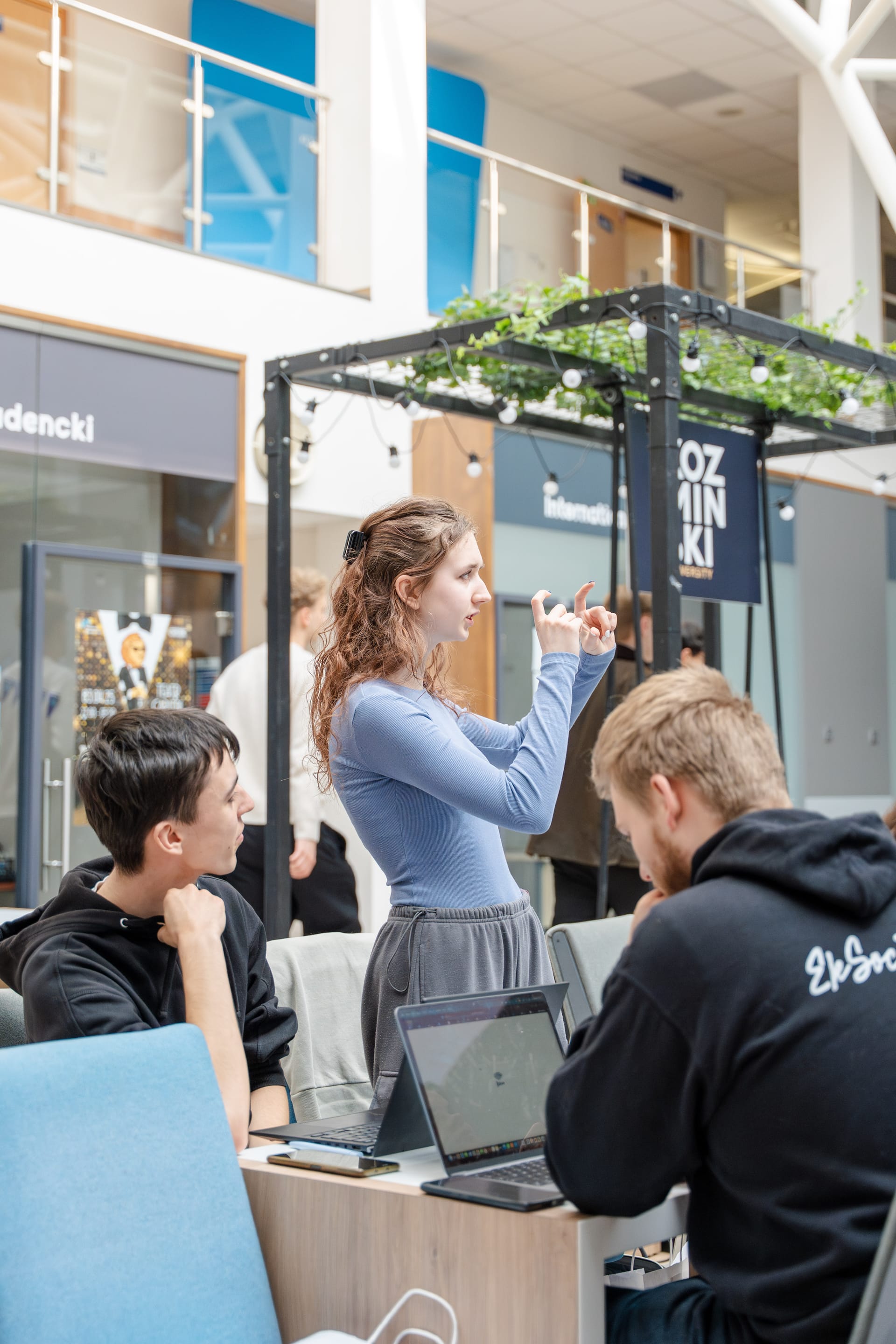 Econverse_hackathon-33.jpg