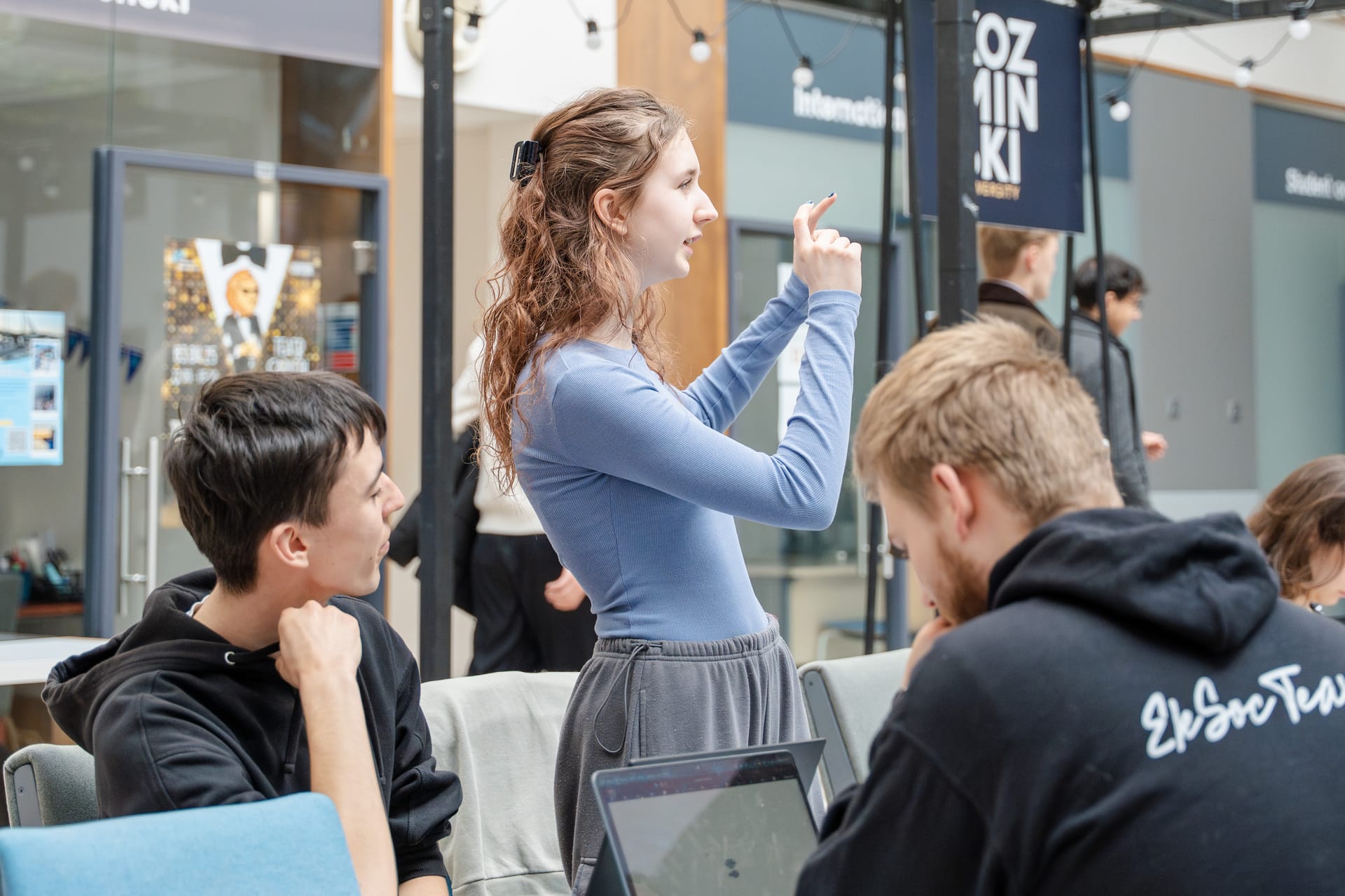 Econverse_hackathon-35.jpg