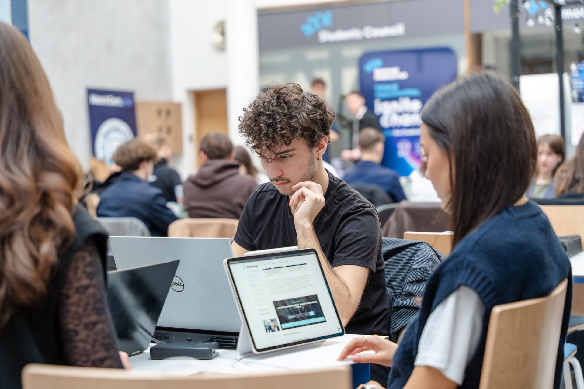 Econverse_hackathon-63.jpg