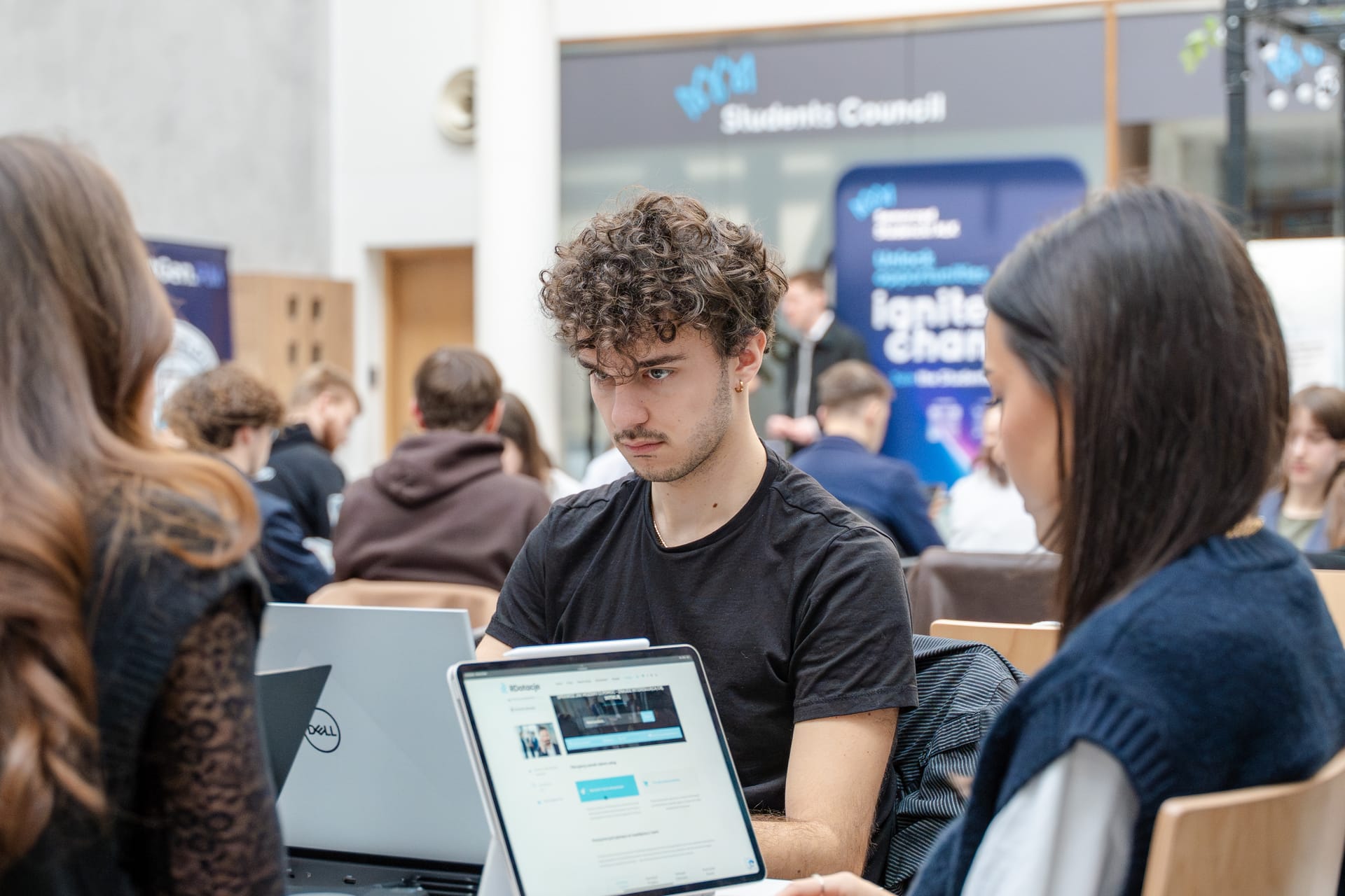 Econverse_hackathon-65.jpg
