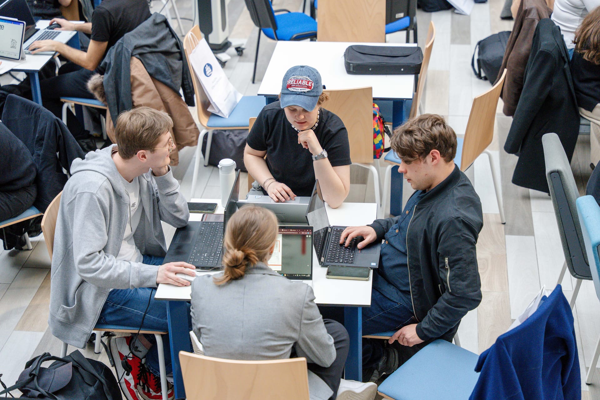 Econverse_hackathon-87.jpg